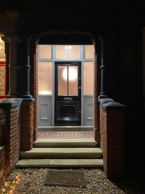 The House - Southampton Vila Exterior foto
